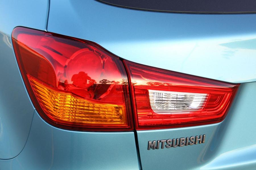  Mitsubishi Outlander Sport SE AWC 2011 года  (фото 42 из 48)